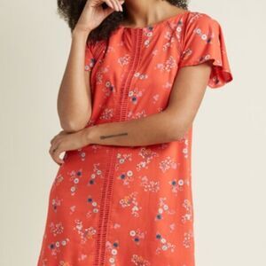 Modcloth whimsical wildflower coral shift dress Size M